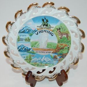 VINTAGE WYOMING SOUVENIR PLATE RETICULATED EDGE GOLD TRIM OLD FAITHFUL CODY WY